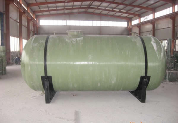 玻璃鋼儲(chǔ)罐,臥式玻璃鋼儲(chǔ)罐